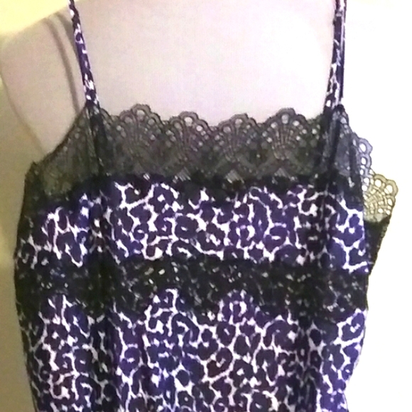 Victoria's Secret Black White & Purple Jumper. - Picture 3 of 4